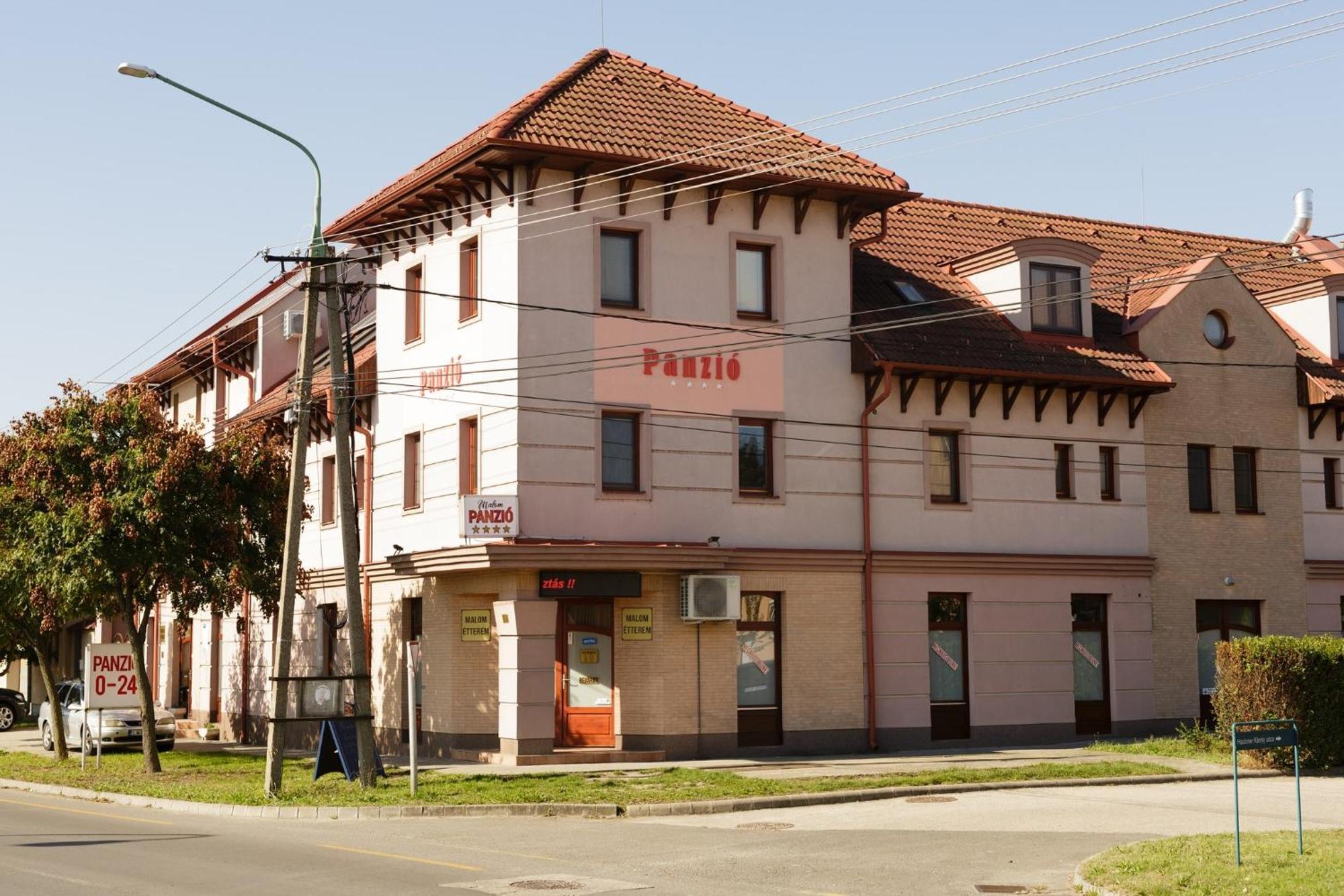 Malom Panzio Bed and Breakfast Kiskunfélegyháza Eksteriør billede