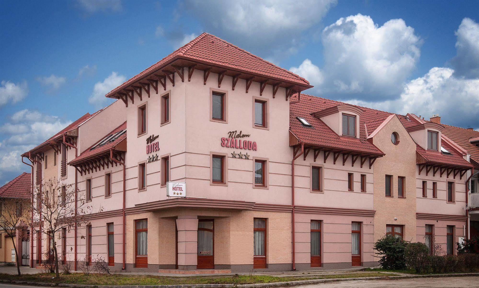 Malom Panzio Bed and Breakfast Kiskunfélegyháza Eksteriør billede