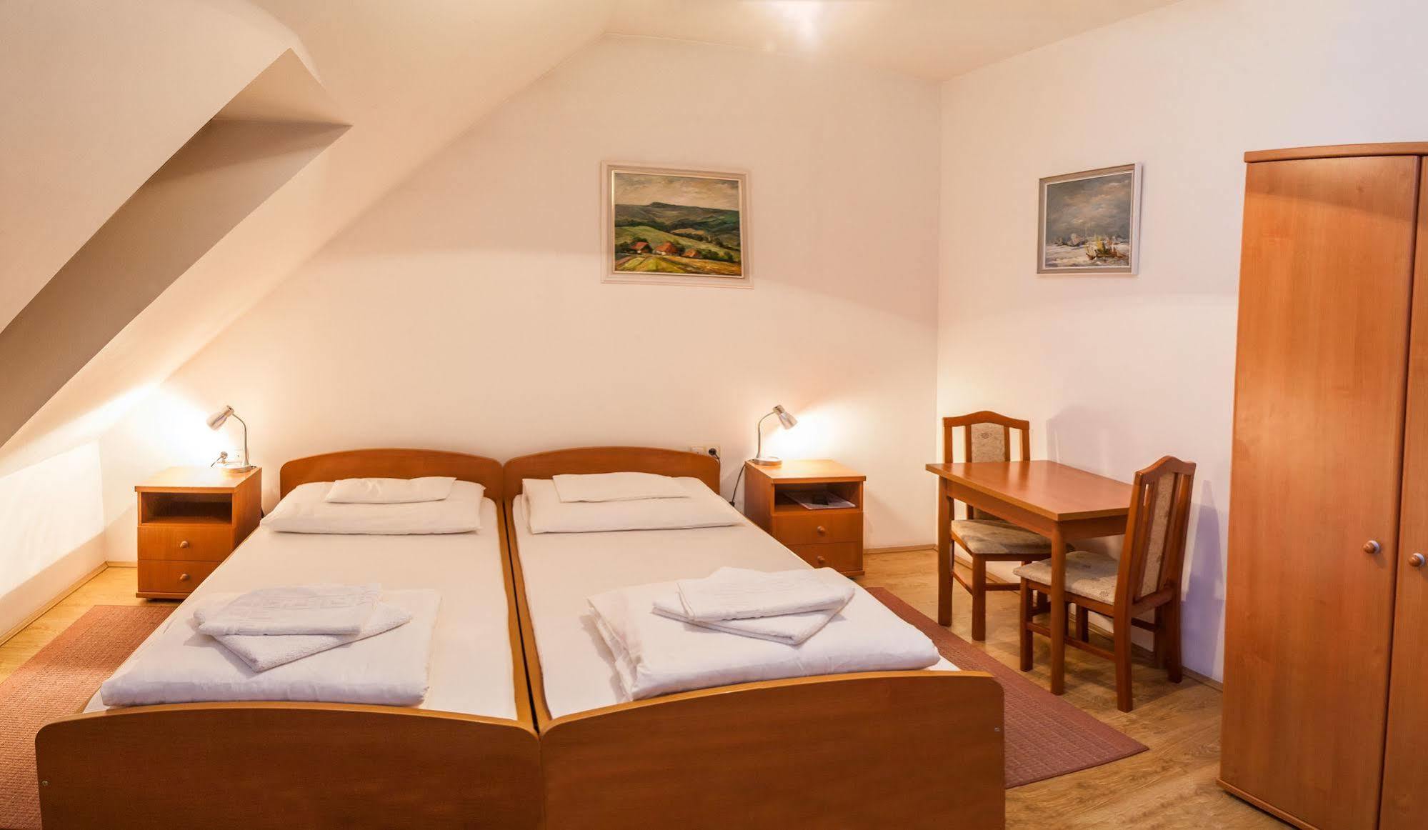 Malom Panzio Bed and Breakfast Kiskunfélegyháza Eksteriør billede
